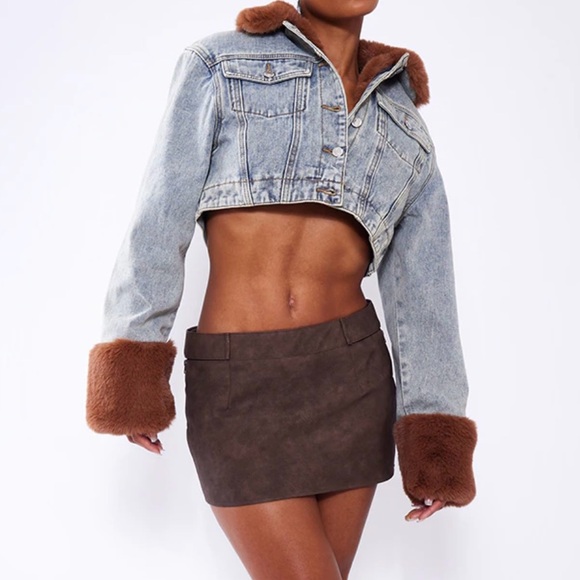PrettyLittleThing Vintage Wash Faux Fur Lined And Cuff Denim Cropped Jacket - Picture 2 of 5